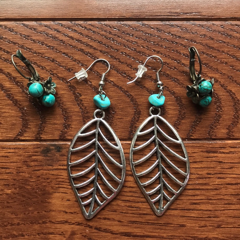 Bundle of earrings